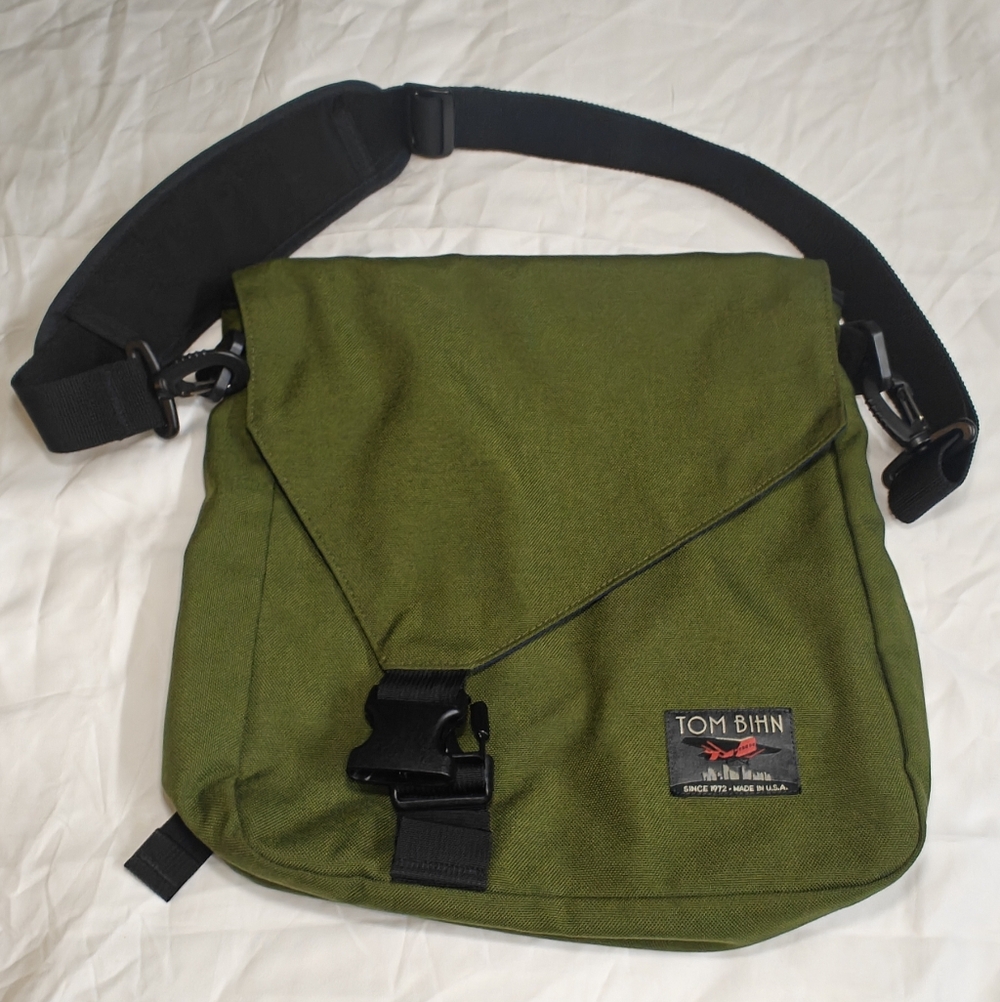 Tom Bihn Army Green Messenger Crossbody Bag